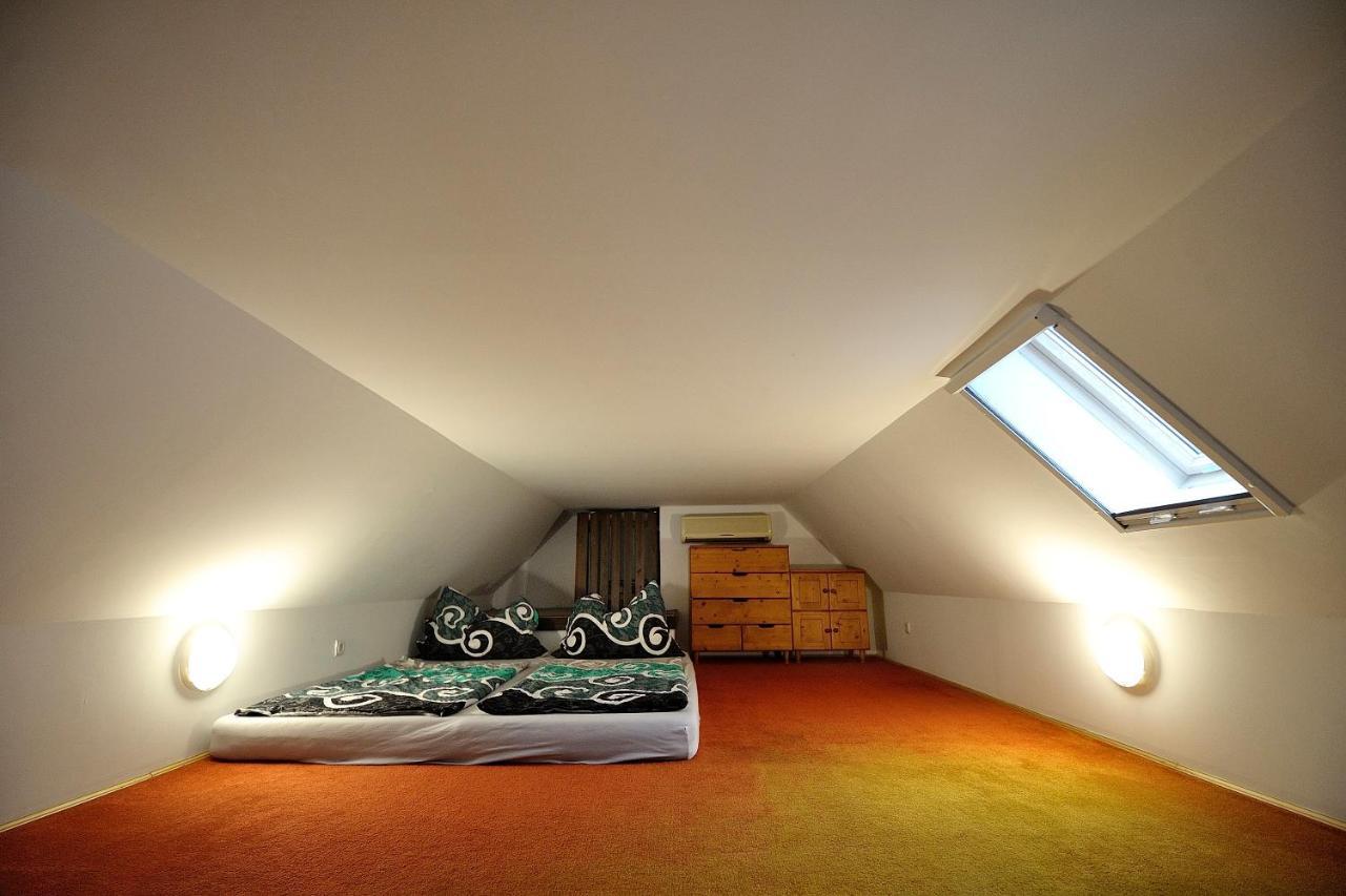 Luca Apartman Apartment Balatonlelle Exterior photo